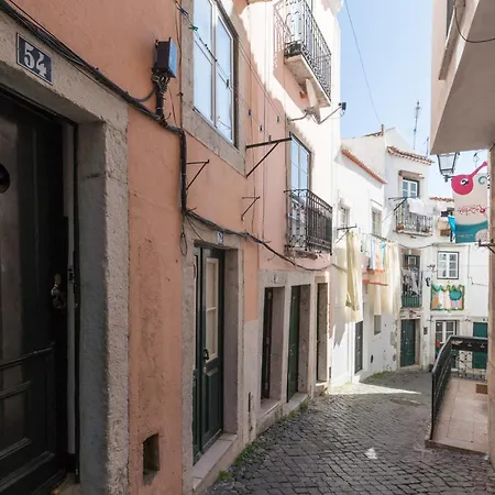 Bright In Alfama, Lisbon, Historic Heart & Great Views - Ttl99 Appartement *